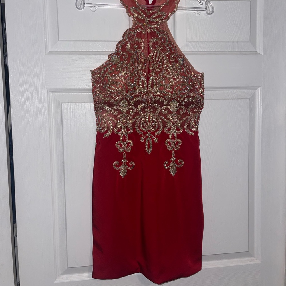 Elegant cocktail/wedding/homecoming dress.
